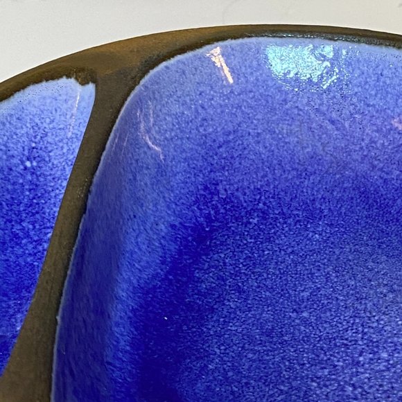 Divided Pottery Dish Bowl Blue Signed Dowe's 2011 - Picture 5 of 6